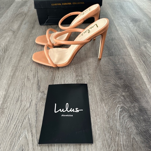 Lulus Fallyn Theyaa neutral heel size 10 - may fit a 9. Brand new in box! - Picture 2 of 5